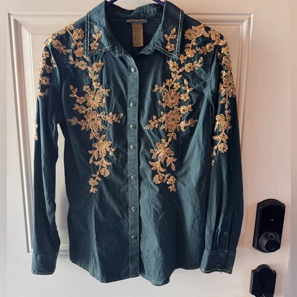 Wrangler Dark Green Shirt with Gold Embroidery - Picture 1 of 3